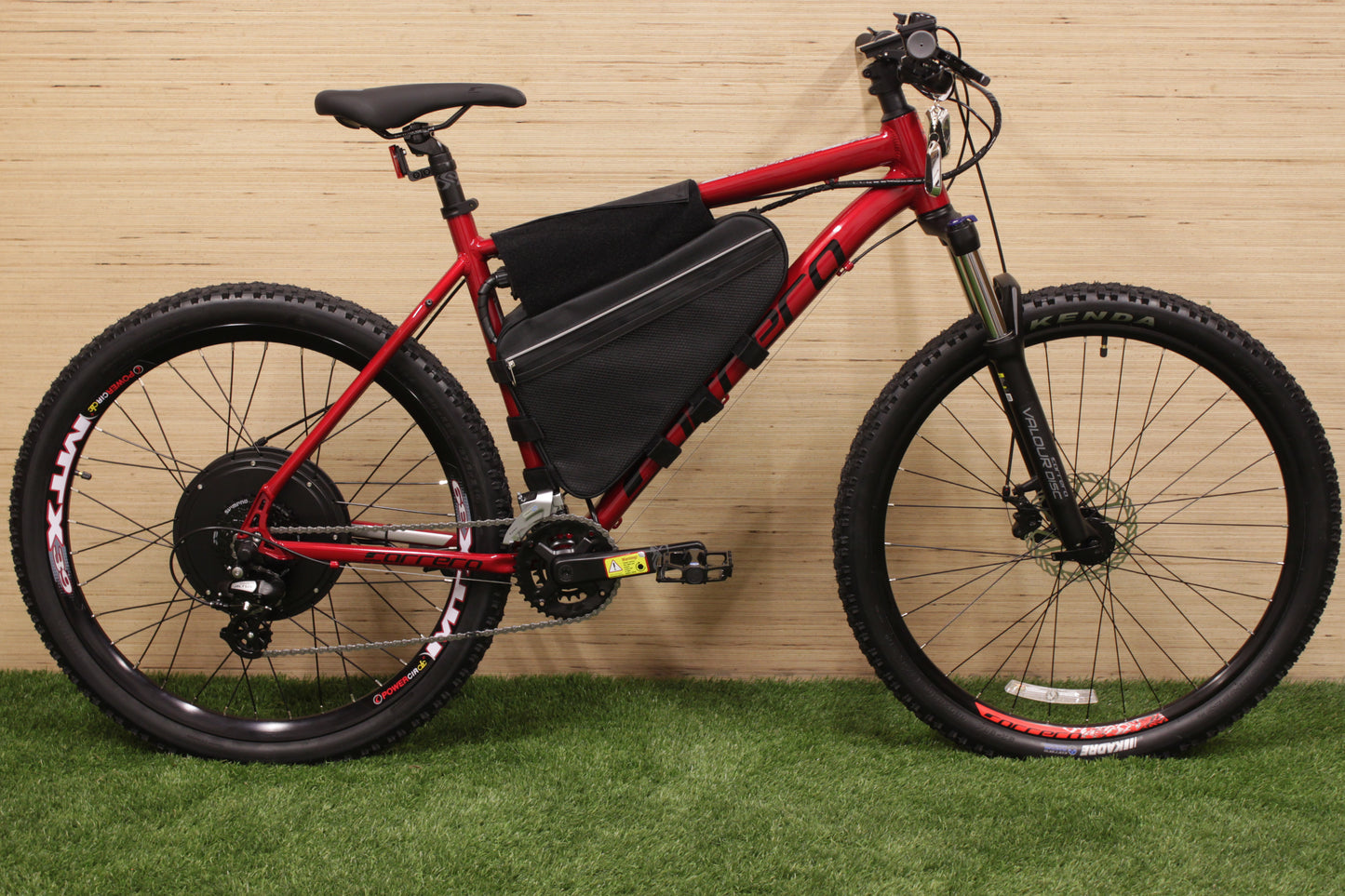 2025 Carrera Valour | 2160-3240W